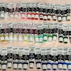 アクリルガッシュ プラスチック絵皿 デッサン用の鉛筆 の画像