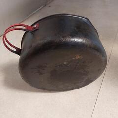 鉄鍋の画像