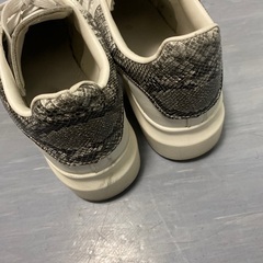 厚底スニーカー23.5センチ　パイソン柄の画像