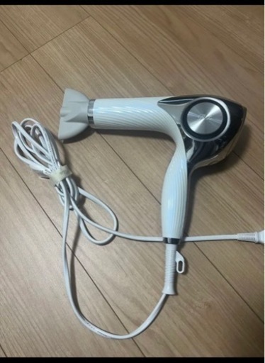 リファ 2022年製　正規品　美品　ドライヤー