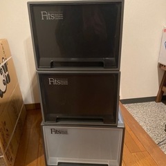 【中古】衣装ケース3つ　サイズ違い（同サイズ2個/別1個）の画像