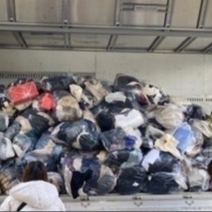 国内流通の良品古着のミックスベール580円/kg（ブランド古着）。仕入先をお探しの法人様、個人様向け。長らくご好評いただいている「アンタッチドベール　1,100円／ｋｇ」の廉価版となります！ - 横浜市