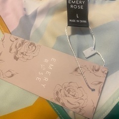 新品タグあり✨EMERY ROSE✨カラフルTシャツ✨の画像