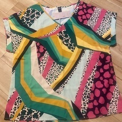 新品タグあり✨EMERY ROSE✨カラフルTシャツ✨