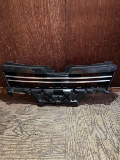 ヴォクシー80純正グリル