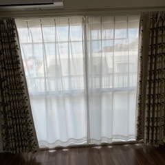 ニトリ　オーダーカーテン　フィーユ2  と　レースカーテンの画像