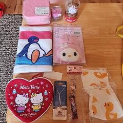 1つ100円で　未使用品あり　雑貨　タオル　おもちゃの画像
