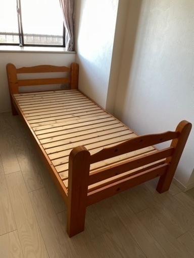 シングルベッド、2段ベッドとしても使用できます。価格相談に応じます。