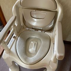 【取りに来ていただければ無料・美品】ポータブルトイレ　介護用トイレの画像