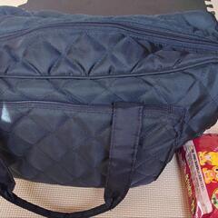 バッグ、ポーチ全て引き取っていただける方どうぞ👜