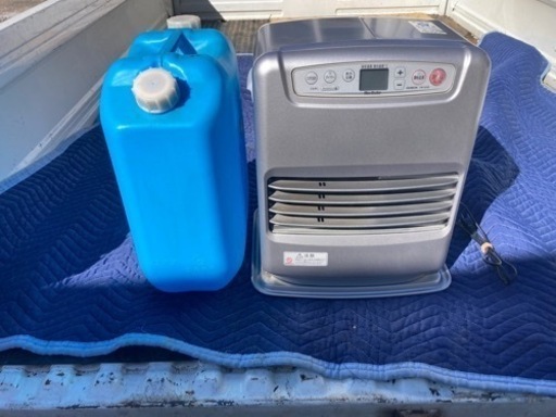 【美品】石油ファンヒーター　ポリタンク付き