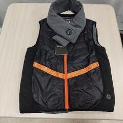新品 電熱ベスト+新品 電熱マフラーのセットです。