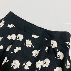 【美品】花柄　フレアスカート　モノトーン　Lサイズの画像