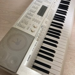 【電子キーボード】 61鍵盤　カシオHIKARI LK-208の画像