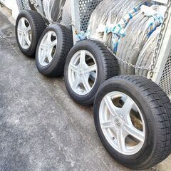 スタッドレスタイヤ　185/65R15　15X6J　日産　ノート...