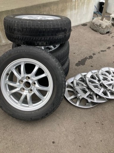 プリウスα 純正タイヤホイール　スタッドレス