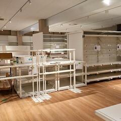 残り1名■本日11月22日夜勤  商品陳列棚の搬入出✩翌日払いの画像