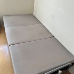 折り畳み　シングルベット　マットレス付き