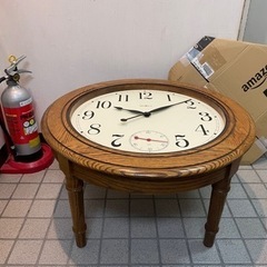 時計型アンティークテーブルの画像
