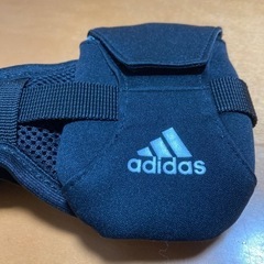 【受取者決定】adidas アームバンドの画像