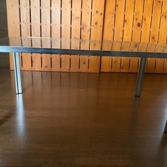 ガラステーブルです。の画像