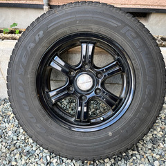ハイエースワゴン　スタッドレスタイヤ&ホイール　195/80R15