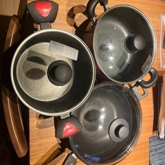 両手鍋2個、深鍋１個お譲りいたします！