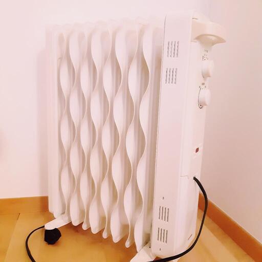 【IRIS OHYAMA】オイルヒーター ウェーブ型 アイリスオーヤマ 2020年製 美品 暖房器具 電気式 安心安全 子供 ペット ウエーブ