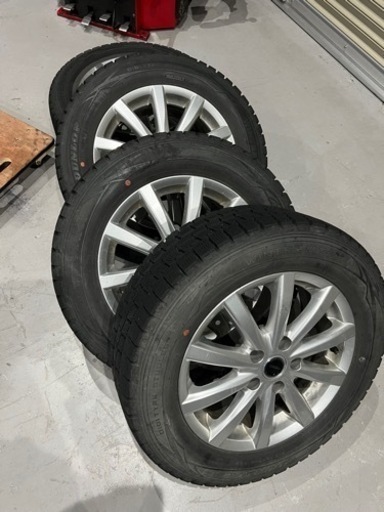 締切　16インチ　スタッドレス　ホイールセット、セダンサイズ　215/60