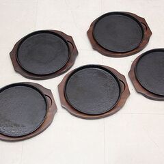 業務用 鉄鋳物 ステーキ皿 丸型 専用木台付き スキレットパン ...
