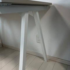 IKEA デスク　机　TOROTTENの画像