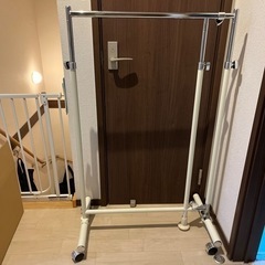 ハンガーラック　伸縮ありの画像