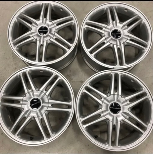 ホイールとスタッドレスタイヤ