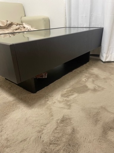 イケアのガラストップ ローテーブル RAMVIK