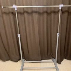 ハンガーラック　ニトリ