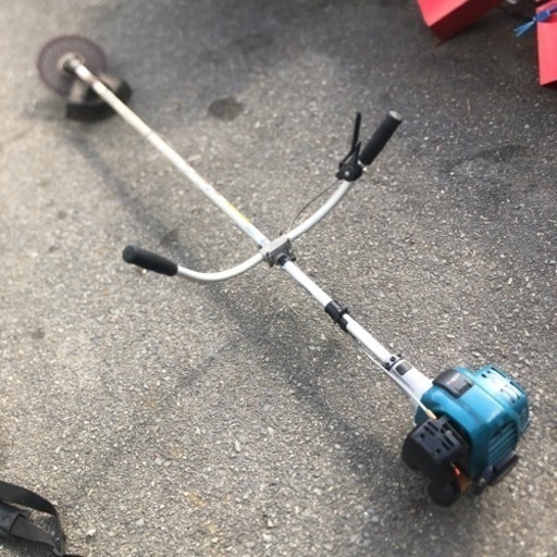 マキタ　makita 草刈機　刈払機　ガソリン