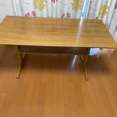 無印　リビングでも使えるダイニングテーブル