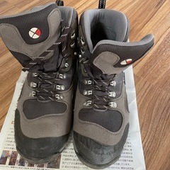 登山靴　Caravan  25.5 EEE