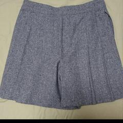 【未使用】組曲　ショートパンツ キュロットスカート(グレー)の画像
