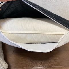 ソファークッション２個の画像