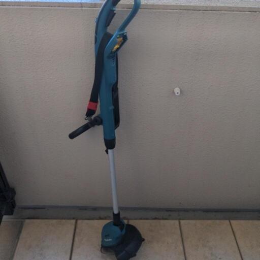 Makita 充電式草刈り機（DC18RC）