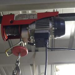 電動ホイスト 吊下げ式AC100v 最大荷重200kg ウインチ 有線コントローラー 設置可能 簡単操作 家庭用電源の画像