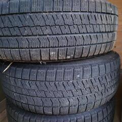 ブリザックVRX2  215/65R16の画像