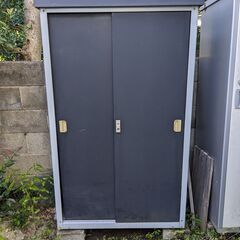 屋外物置（無料）