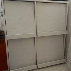 レコードや本など飾れる収納家具