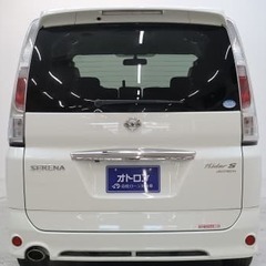 8人乗り！ 日産セレナの画像