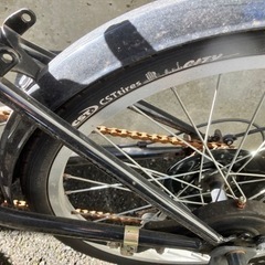 折りたたみ自転車　ノーパンクタイヤ　６段変速の画像