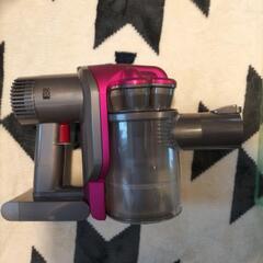 《8月9日までにお取引可能な方のみ　ジモティー限定特価！！》※ジャンク品　Dyson　ダイソン掃除機　自分で治せる方にはお勧め。　写真の充電器以外全て(充電器は＋3000円＝使用可能)　引越し/愛犬の治療費の為、ご協力をお願い申し上げます。の画像