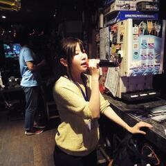 マジシャン見参！秋葉原有名アニソンカラオケバーでカラオケ交流会