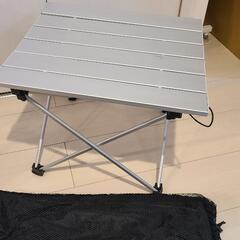 アウトドア　キャンプ用折りたたみテーブル